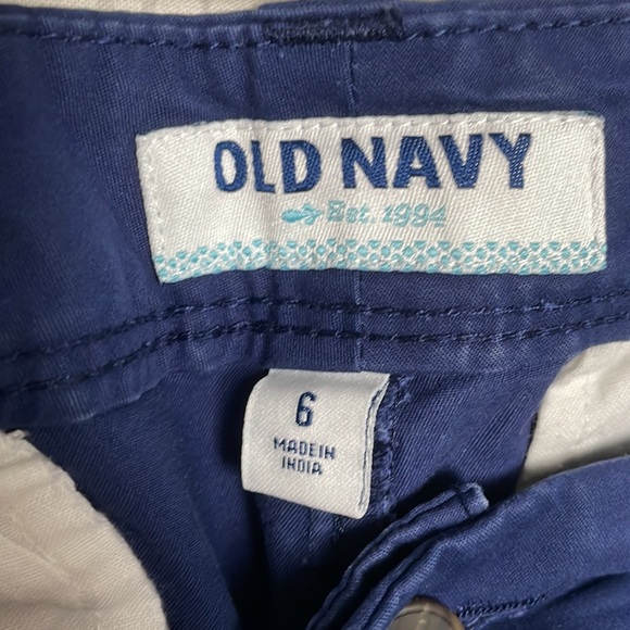 Old Navy Longer Length Navy Blue Chino Shorts - Picture 3 of 7